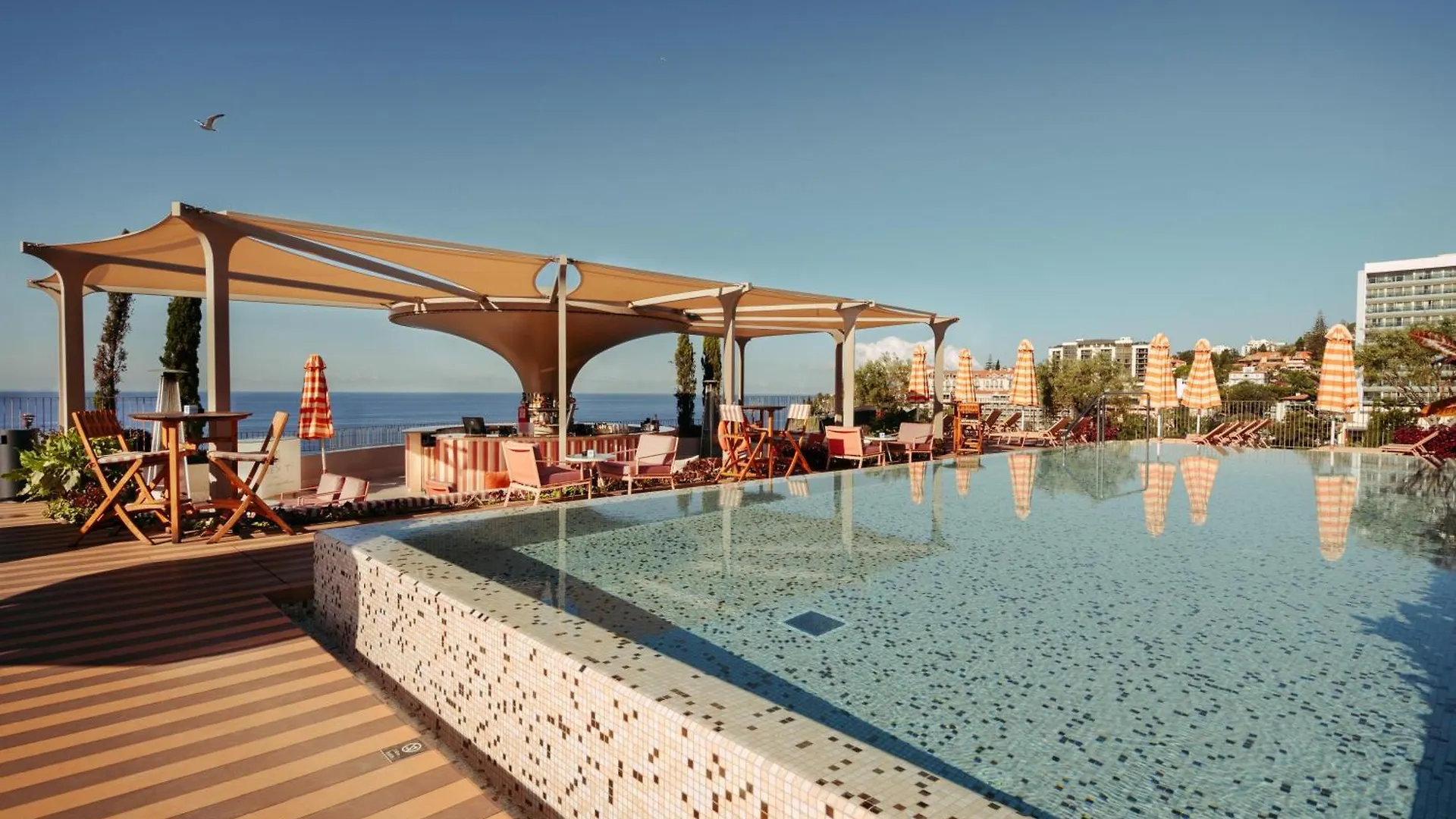 Next - By Savoy Signature Funchal